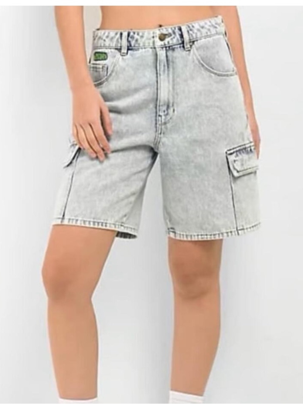 Empyre Tori Loose Fit Denim
Cargo Shorts Acid Wash
Skater Baggy Jorts Size 6